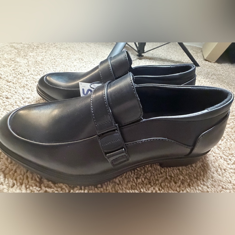 Men’s Perry Ellis wide dress shoes